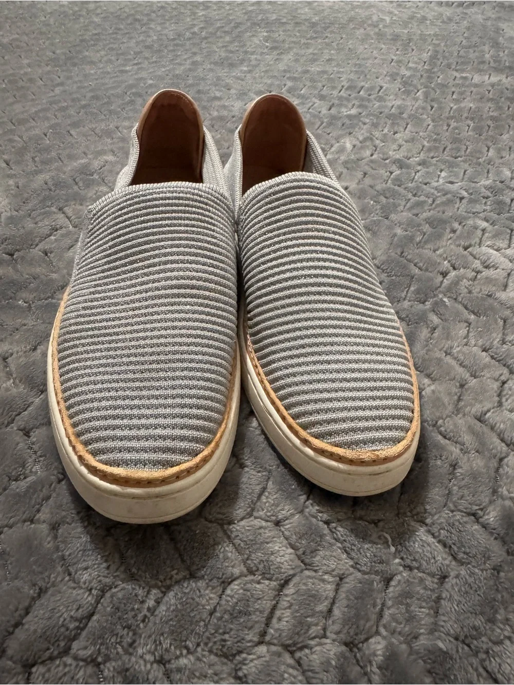 UGG comfortable gray